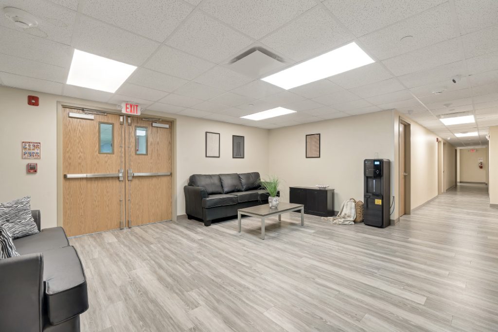 endeavor-house-north-back-hallway