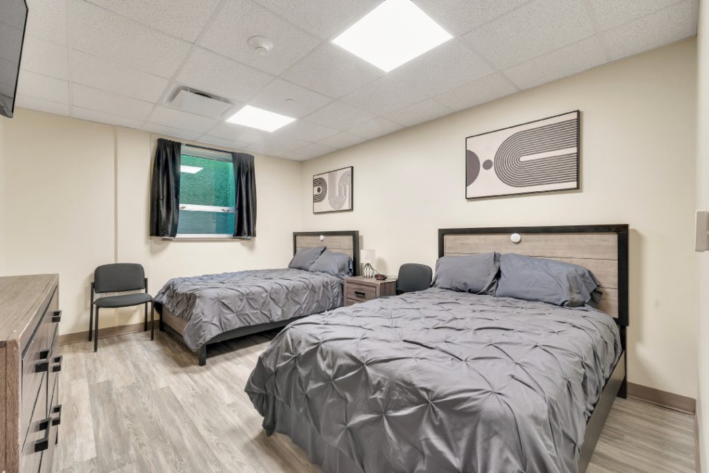 endeavor-house-north-bedroom-1