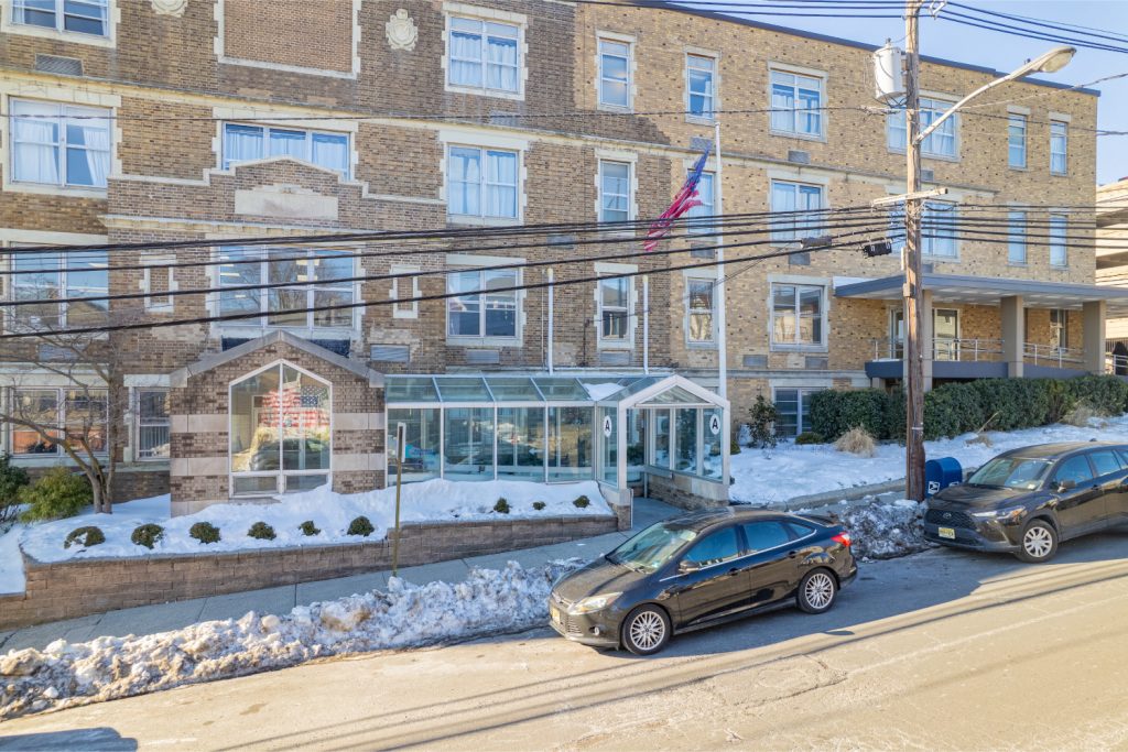 endeavor-house-north-exterior-walkway