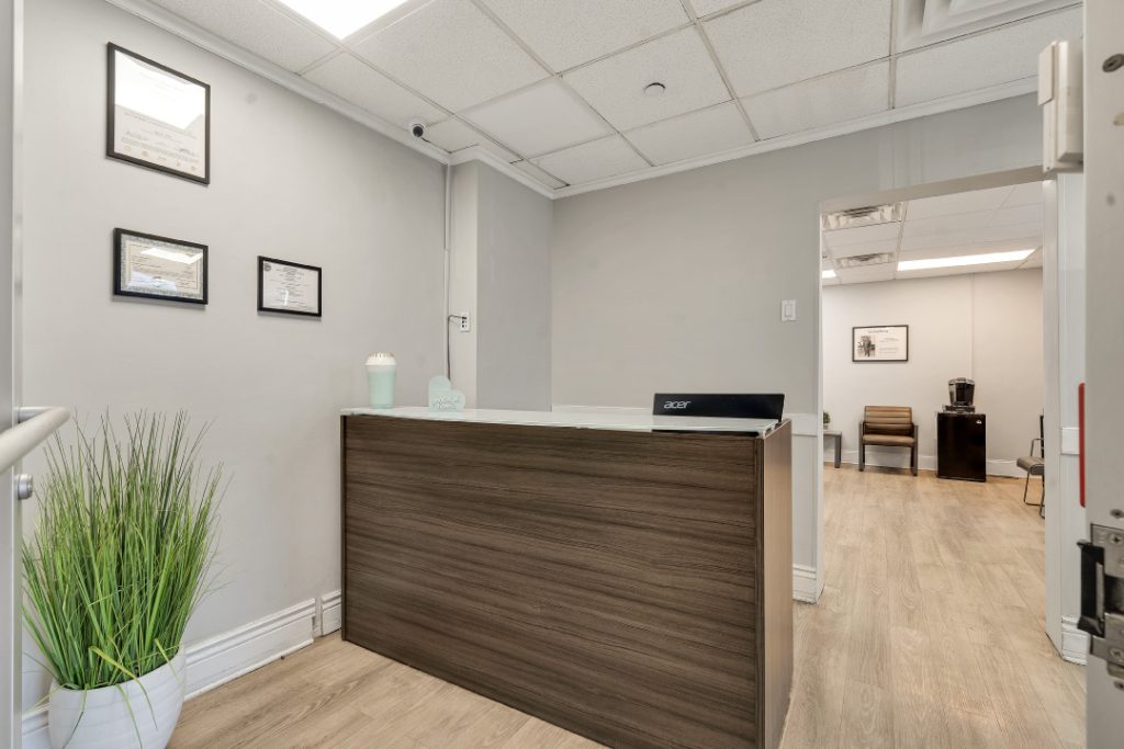 endeavor-house-north-reception-desk