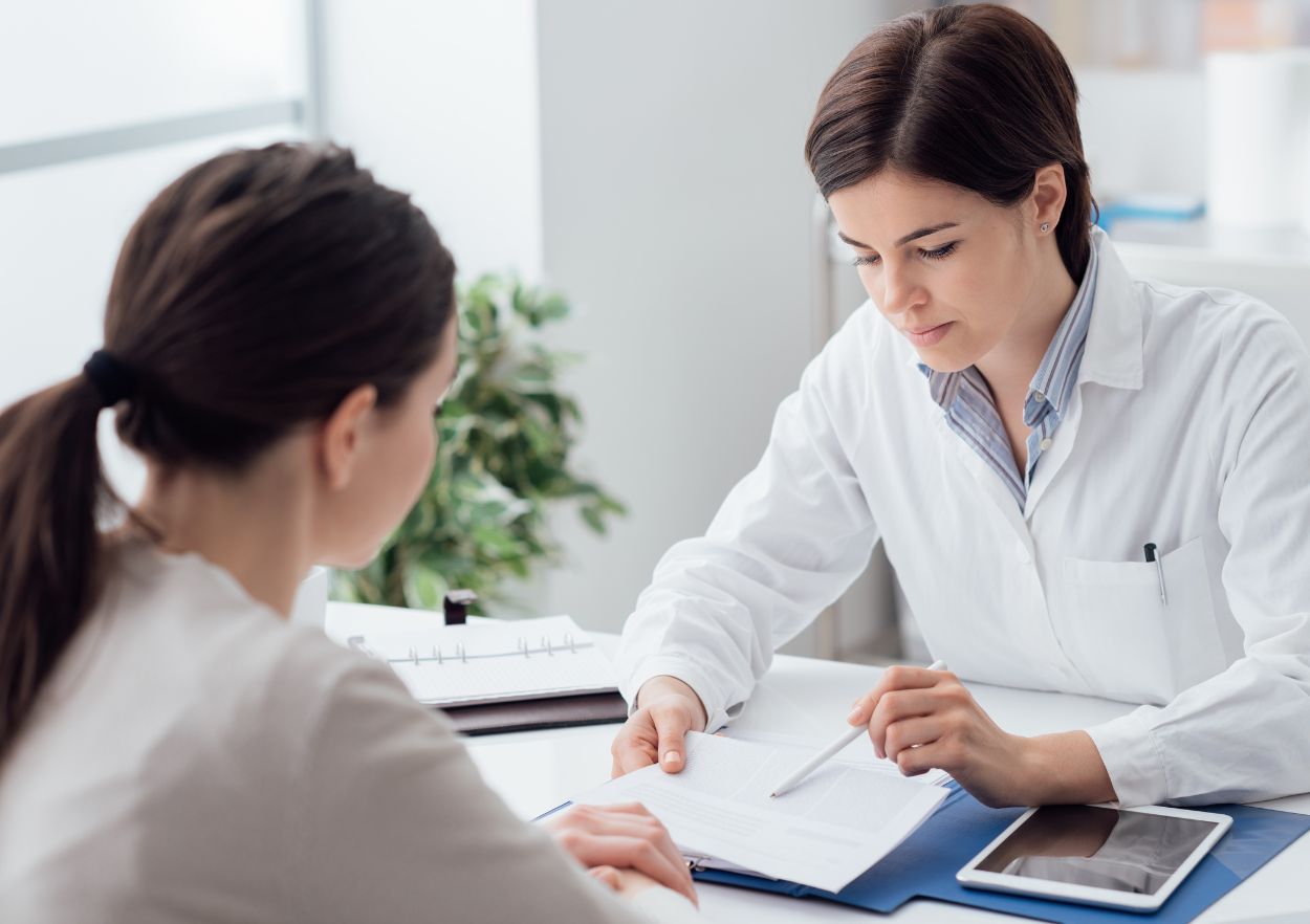 doctor speaking with patient about alcohol detoxification medications